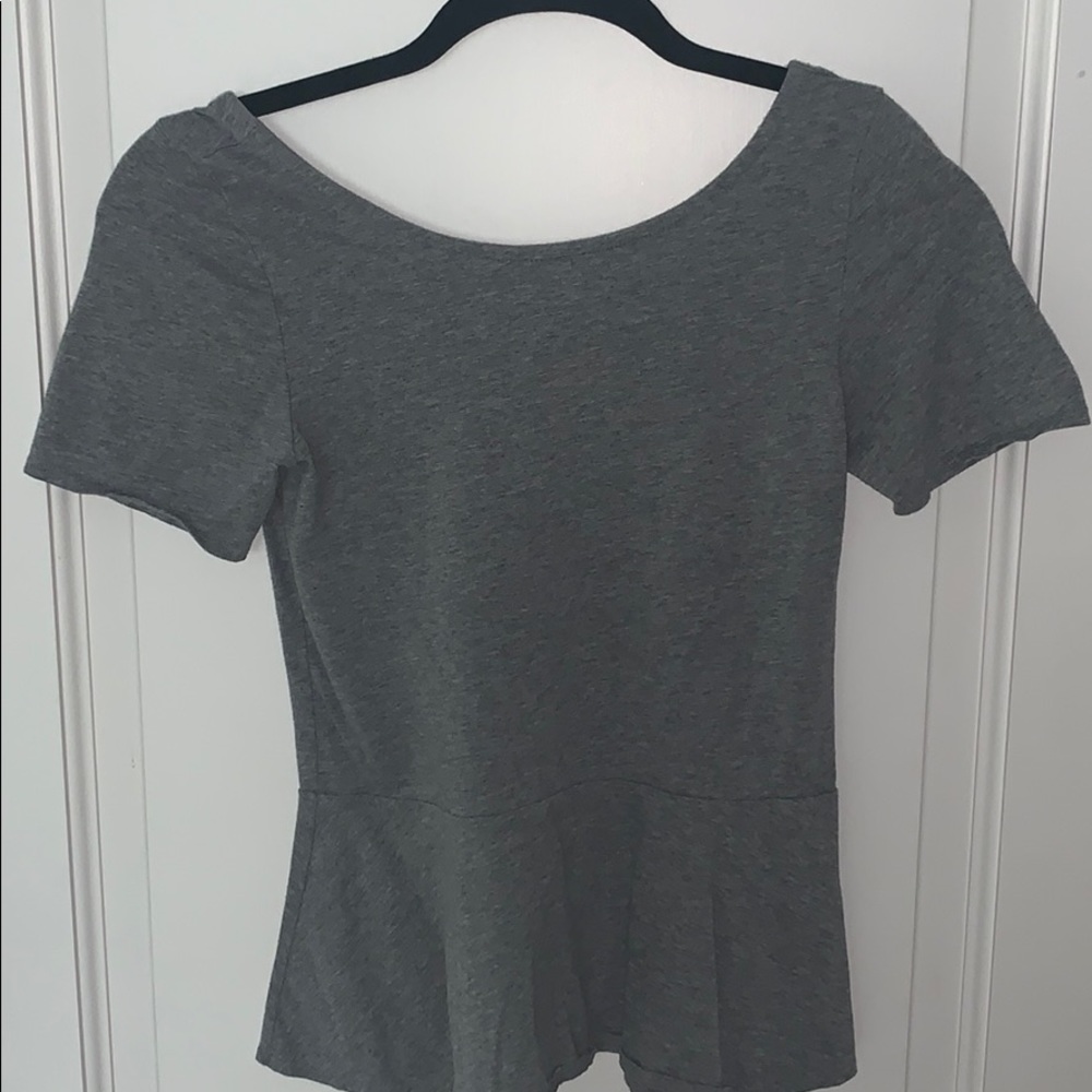 Drop waist gray shirt